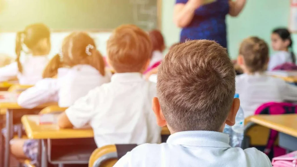 Права родителей и учеников в 2025 году: от незаконных сборов в школе до защиты от буллинга